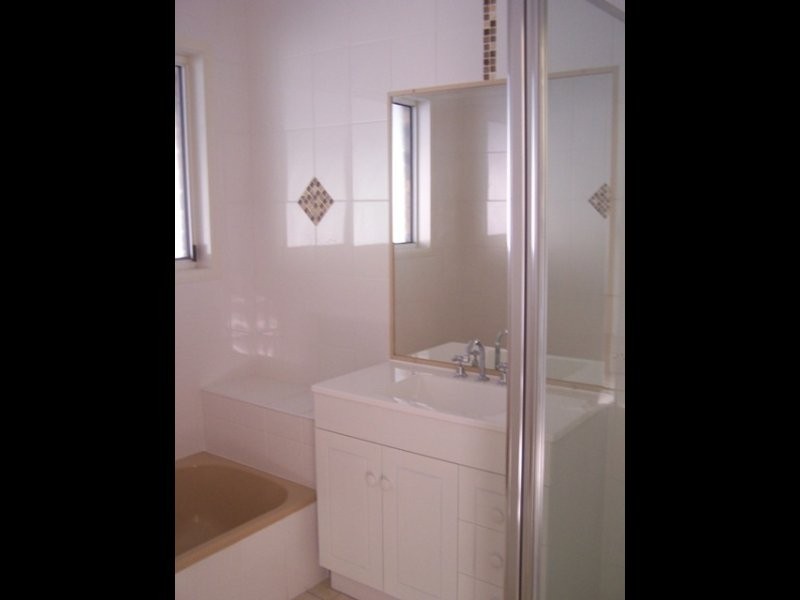 4 Warren Court, Loganlea QLD 4131