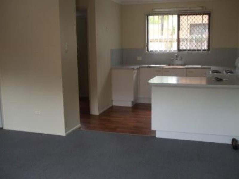 3/2 Cognac Crt, Kingston QLD 4114