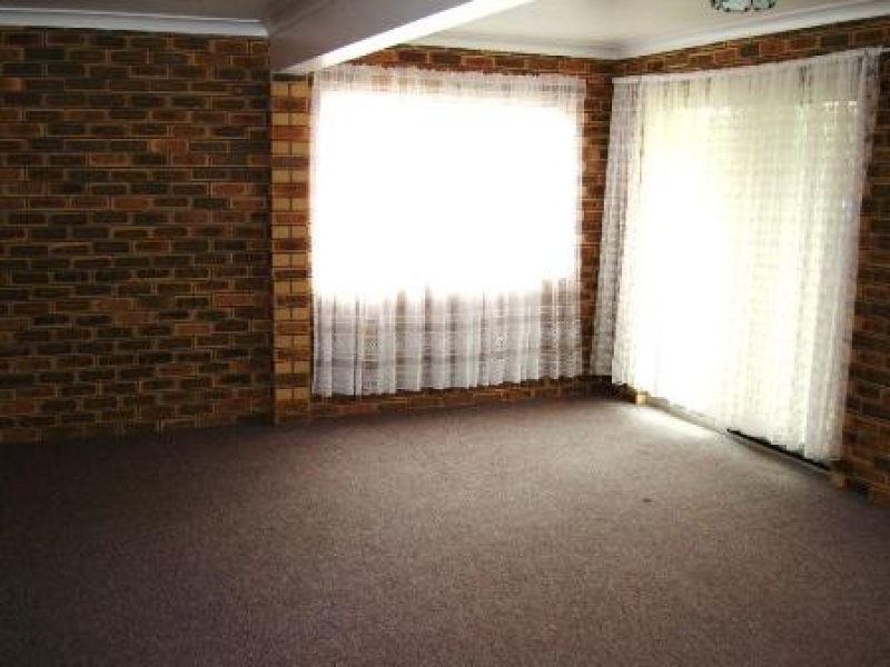 11 Seaton Street, Hillcrest QLD 4118