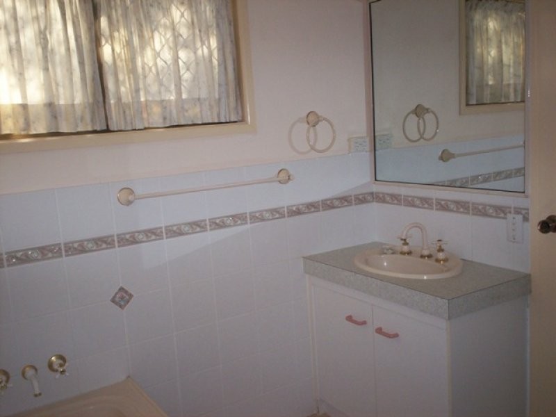 2 Lochore Court, Crestmead QLD 4132