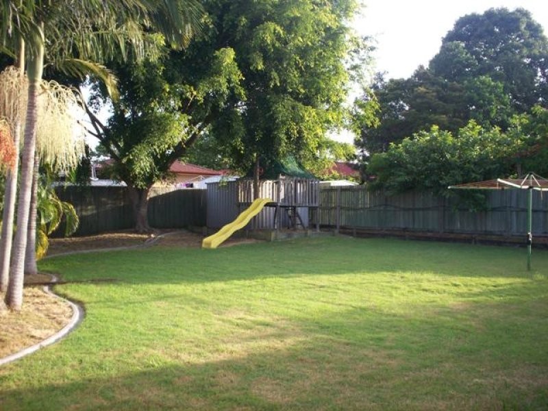 2 Lochore Court, Crestmead QLD 4132