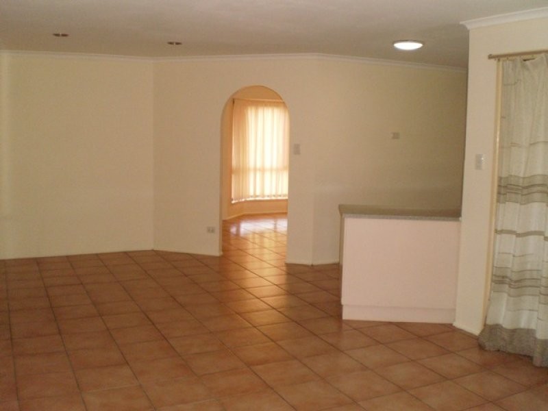 2 Lochore Court, Crestmead QLD 4132