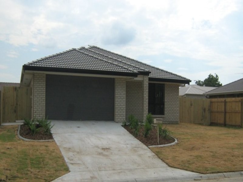 32 Fourth Avenue, Marsden QLD 4132