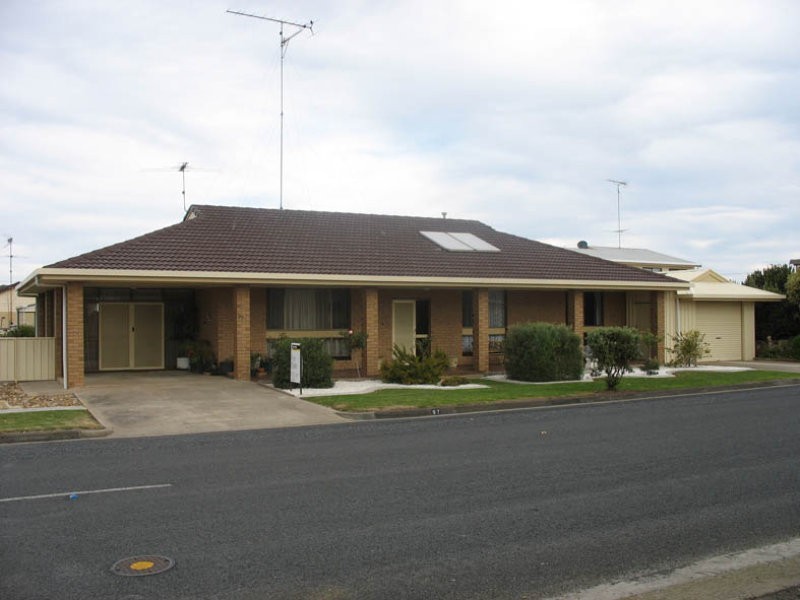 97 Meylin Street, Port Macdonnell SA 5291