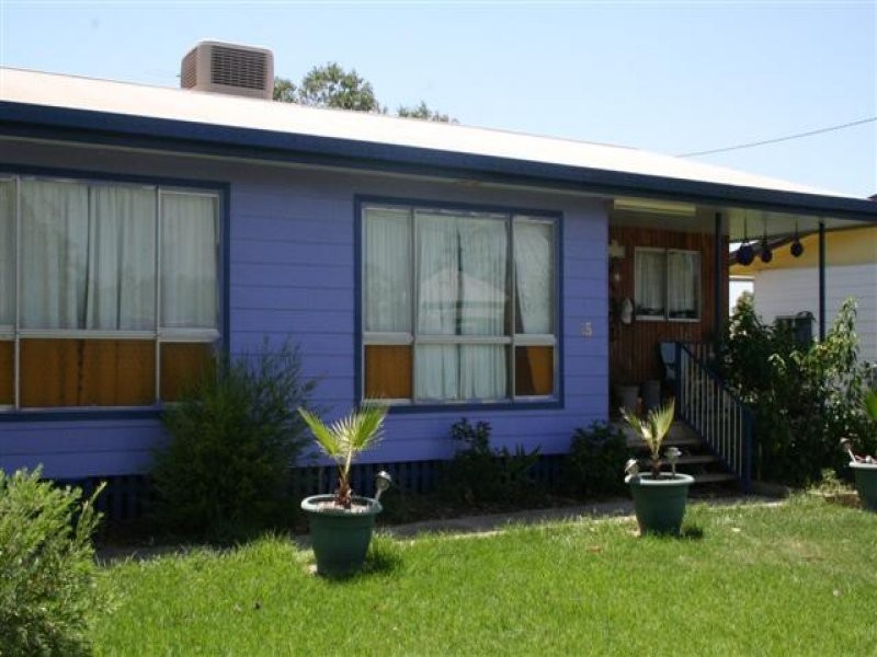 15 Lewis St, Roma QLD 4455