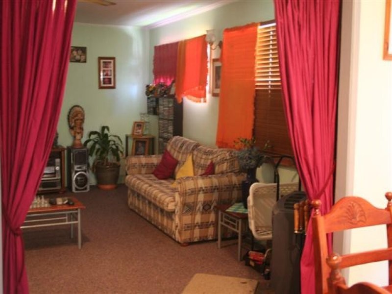 15 Lewis St, Roma QLD 4455