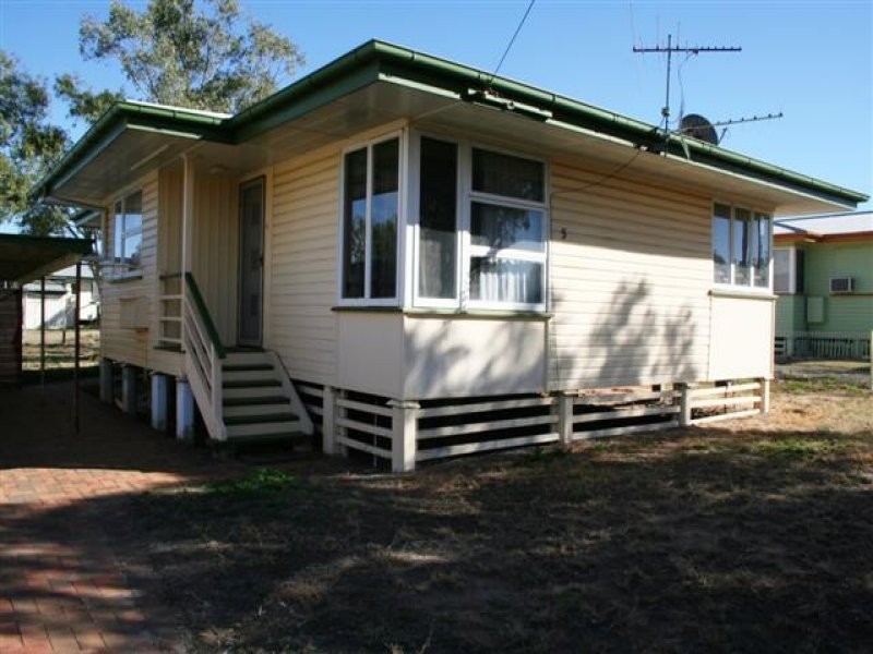 5 Luff Street, Roma QLD 4455
