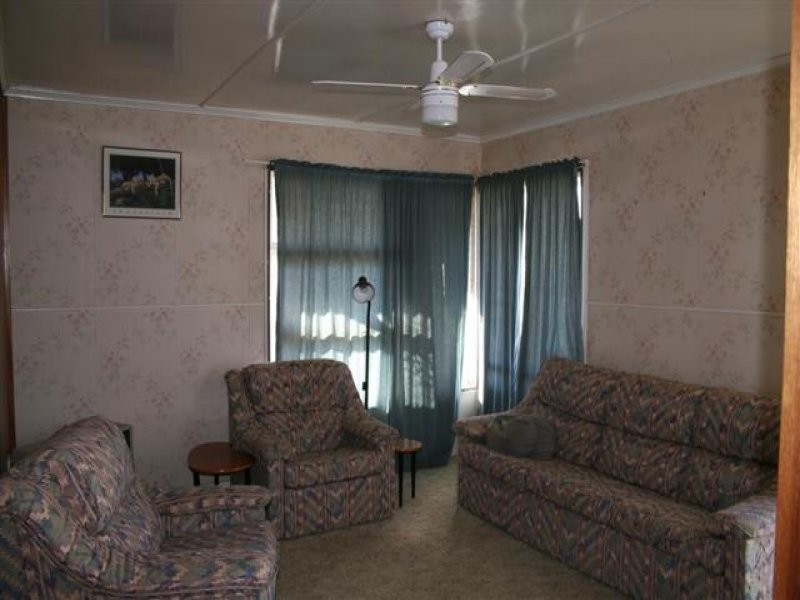 5 Luff Street, Roma QLD 4455