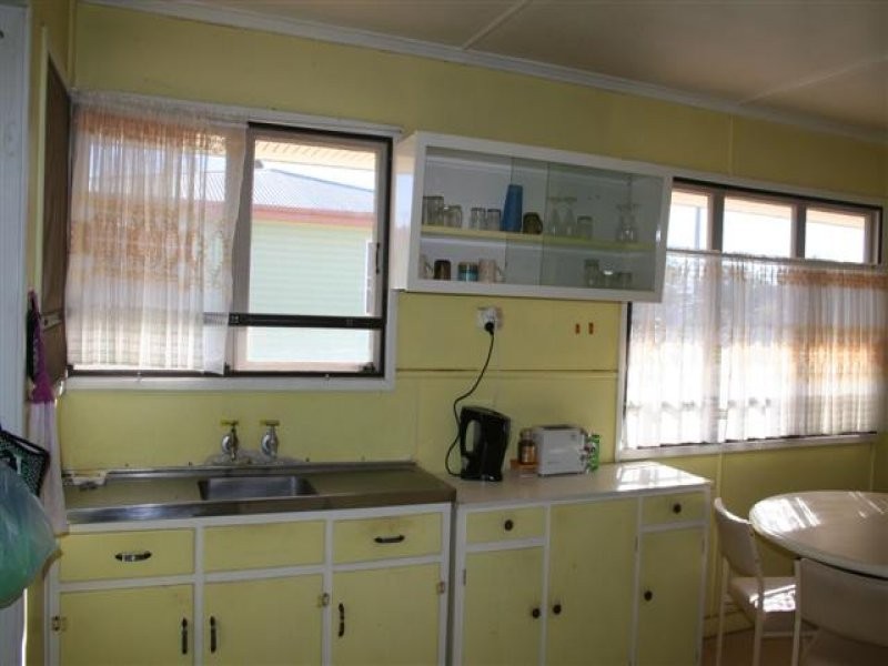 5 Luff Street, Roma QLD 4455