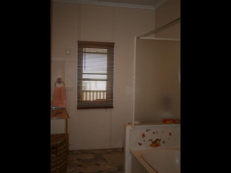 21 Timbury Street, Roma QLD 4455