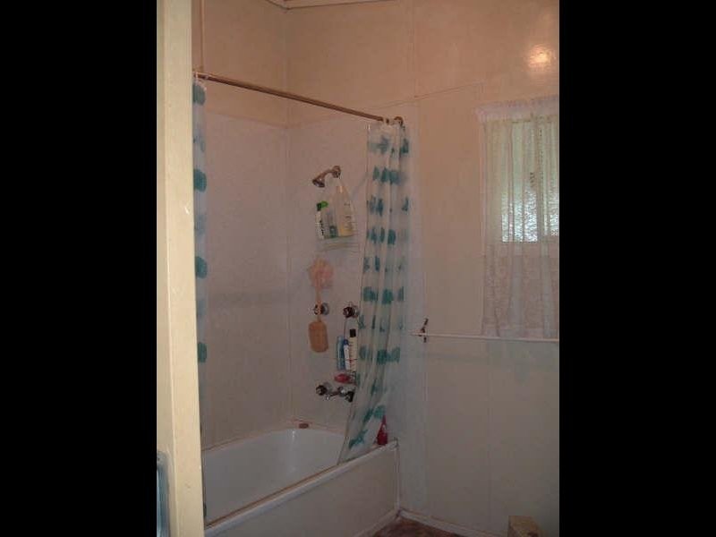 19 Flinders Street, Yuleba QLD 4427