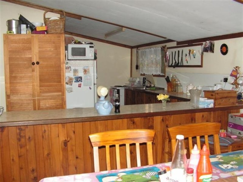 11 George Street, Amby QLD 4462