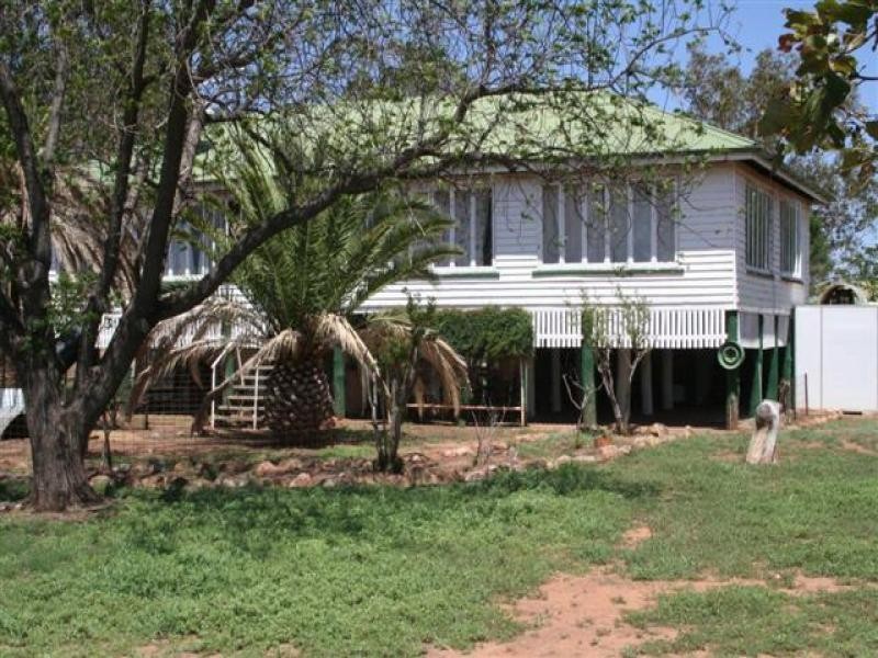 1 Araby, Roma QLD 4455