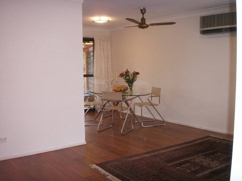 10 Latrobe Avenue, Helensvale QLD 4212