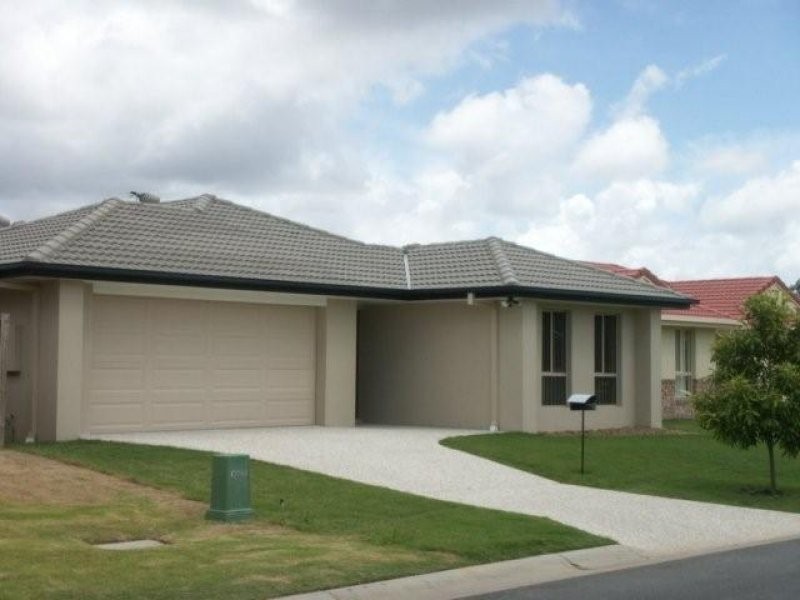 8 Cranberrie Crescent, Pimpama QLD 4209