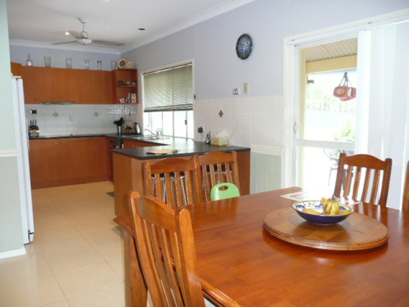 16 Connemara Rd, Gaven QLD 4211