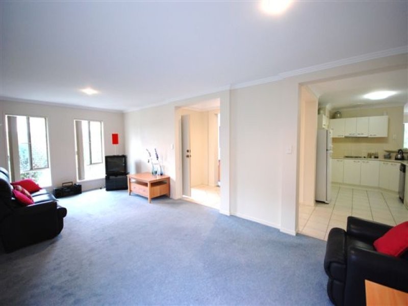 6 Maui Crescent, Oxenford QLD 4210