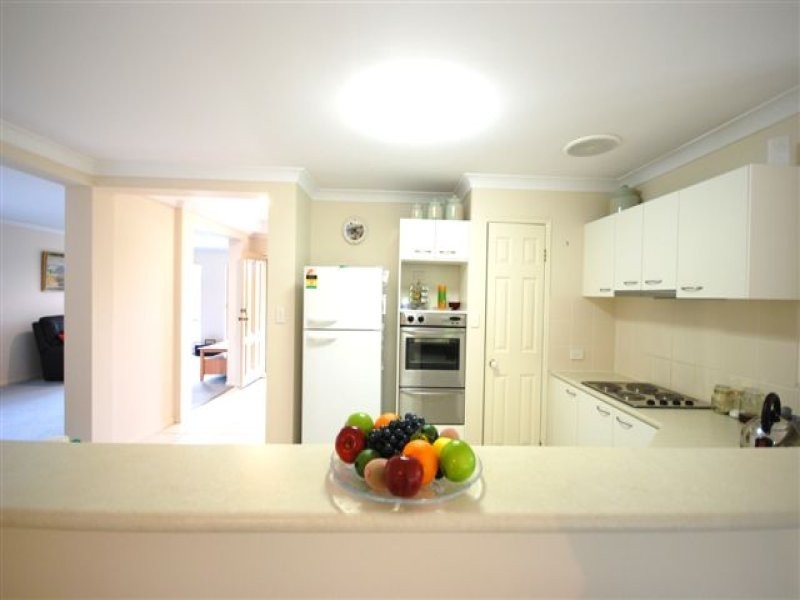 6 Maui Crescent, Oxenford QLD 4210