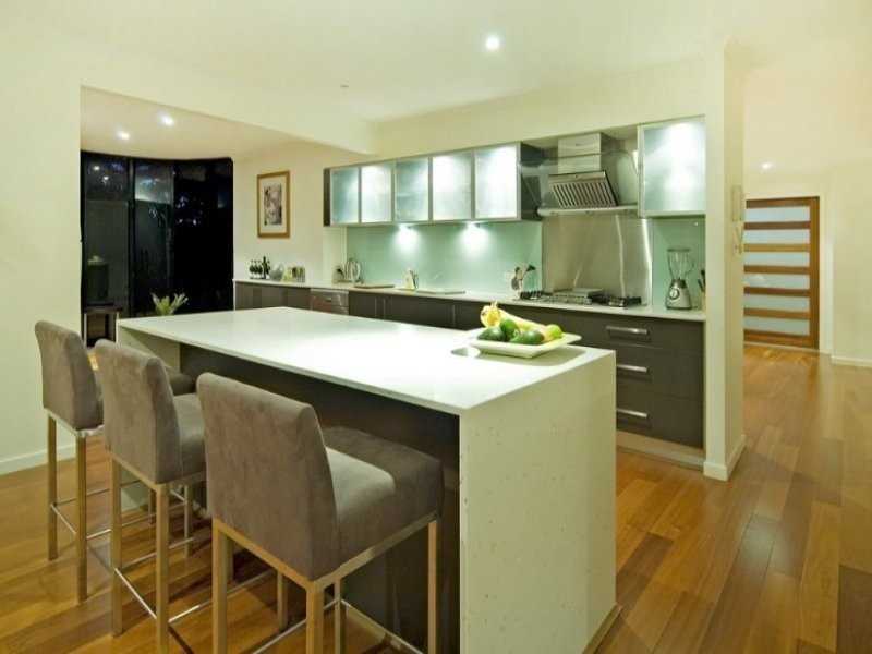 13 Warrego Way, Helensvale QLD 4212