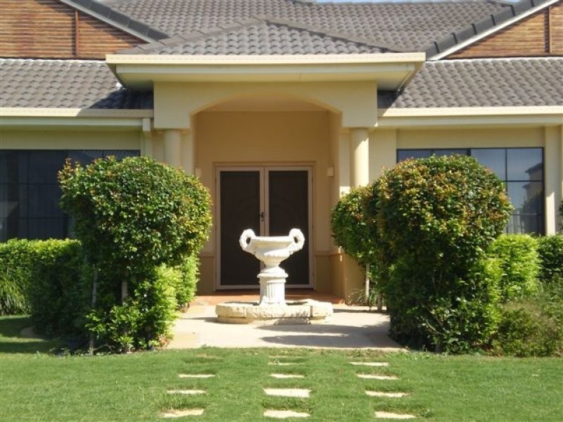 70 Ingles Circuit, Arundel QLD 4214