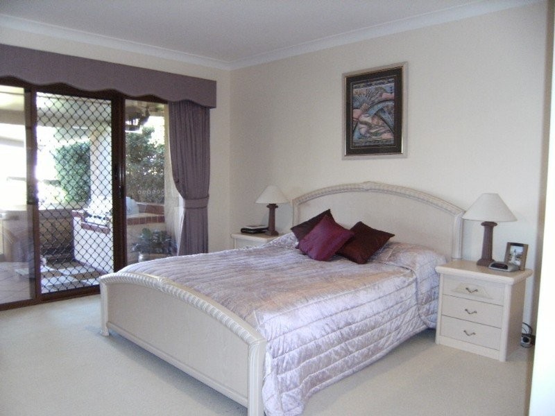 77 Highvale Drive, Helensvale QLD 4212
