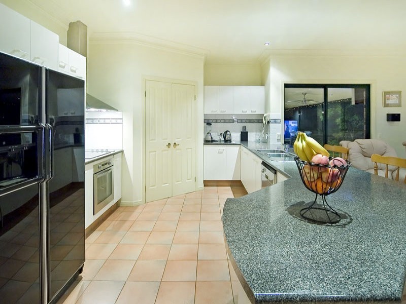 12 Hannaford Place, Helensvale QLD 4212