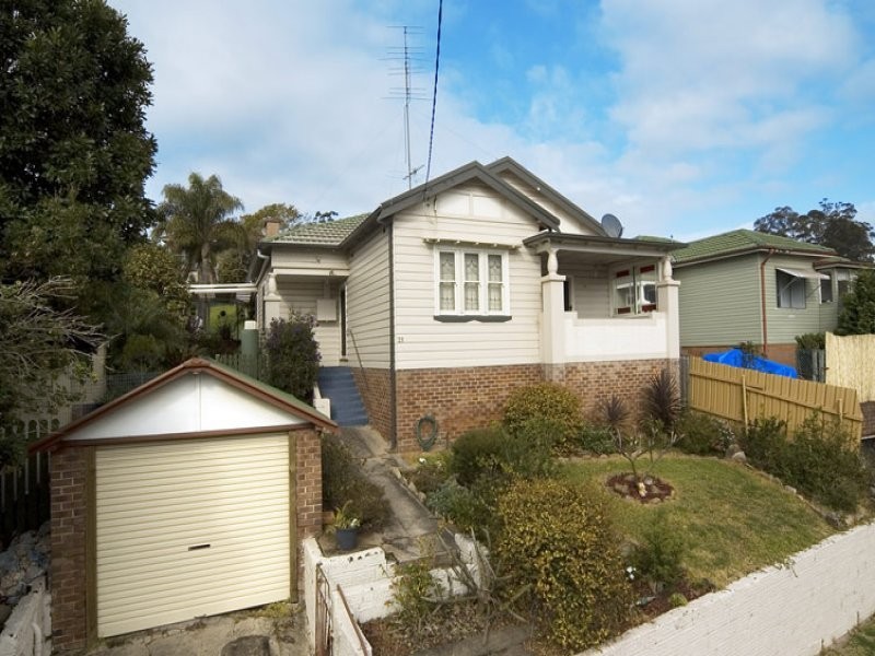 21 Rowland Avenue, Wollongong NSW 2500