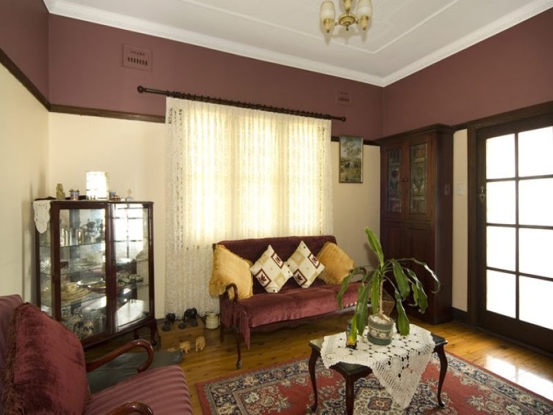 21 Rowland Avenue, Wollongong NSW 2500