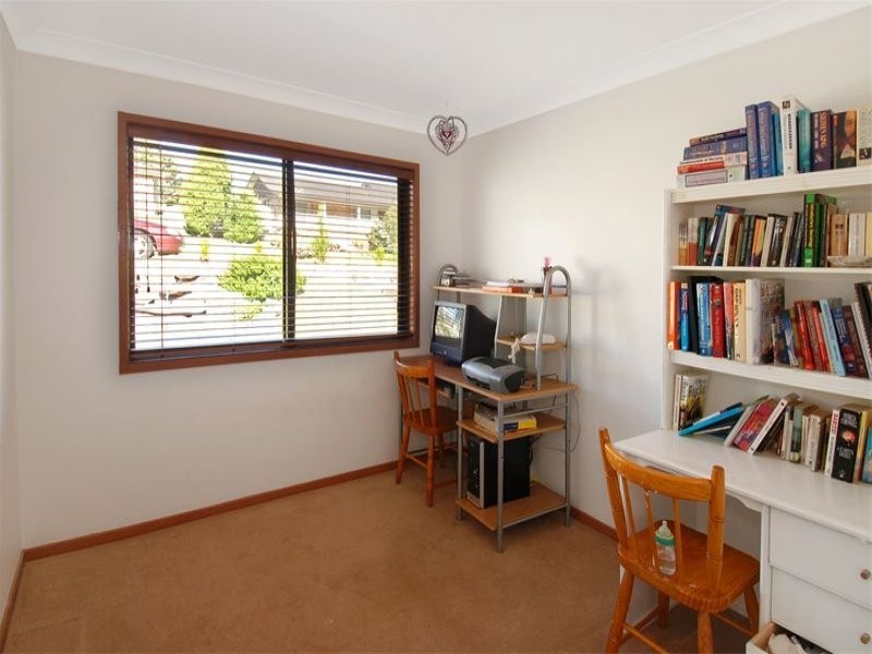 32 Loch Carron Avenue, Farmborough Heights NSW 2526