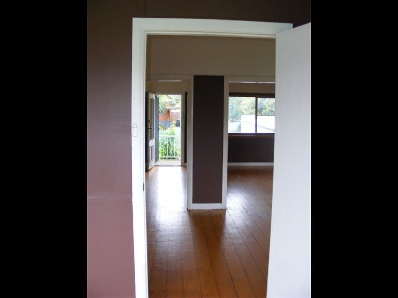 10 John Street, Mount Saint Thomas NSW 2500