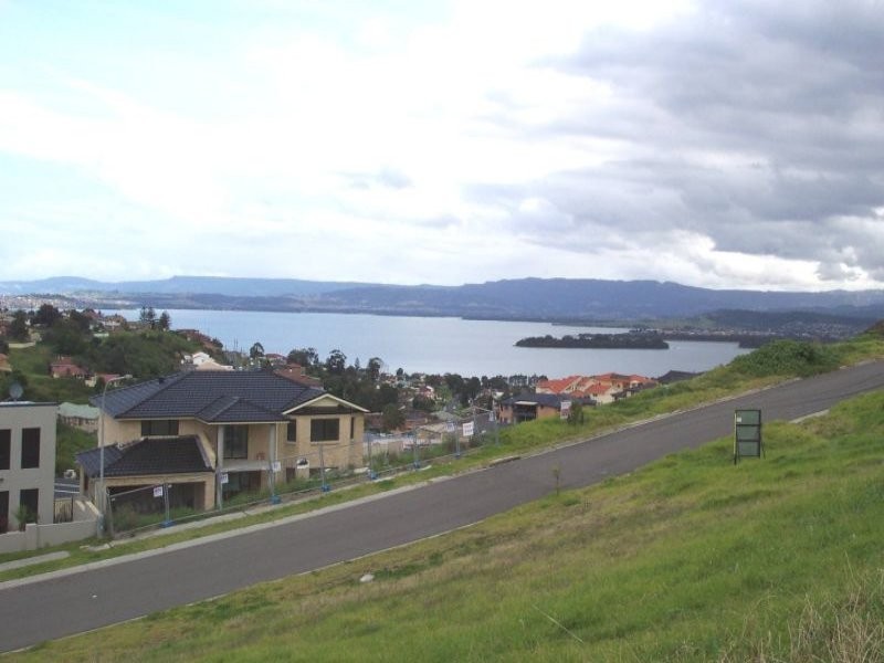 116 Shearwater Drive, Lake Heights NSW 2502