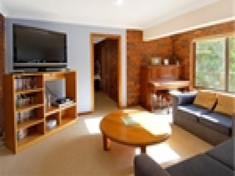 32 Loch Carron Avenue, Farmborough Heights NSW 2526