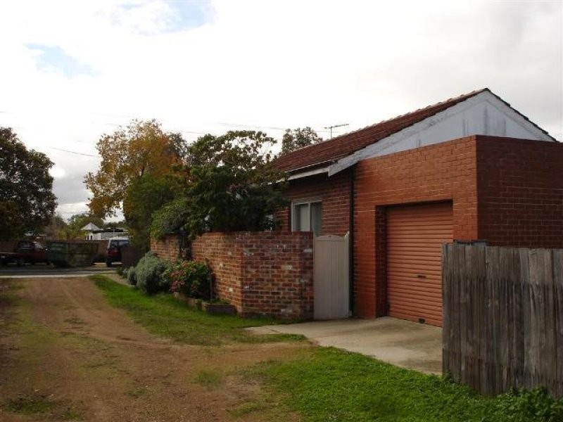 53 John St, Midland WA 6056
