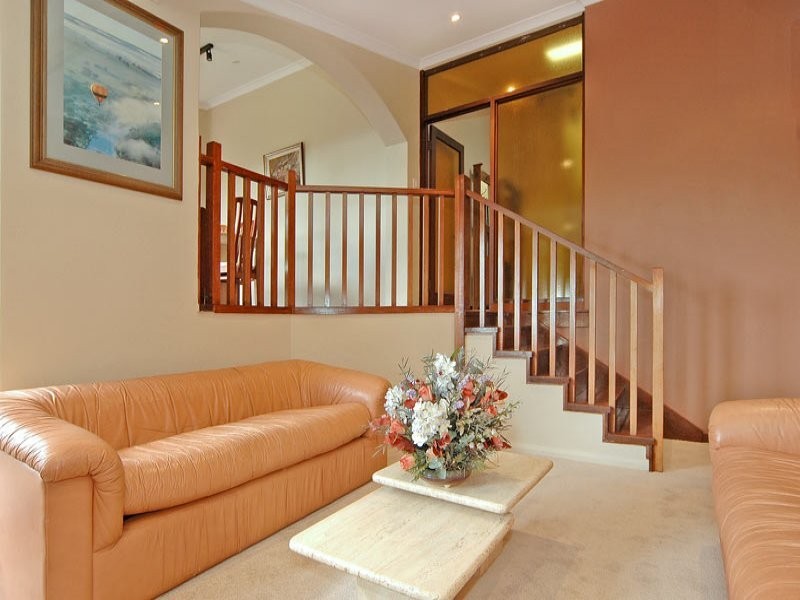 6 Throssell Road, Greenmount WA 6056