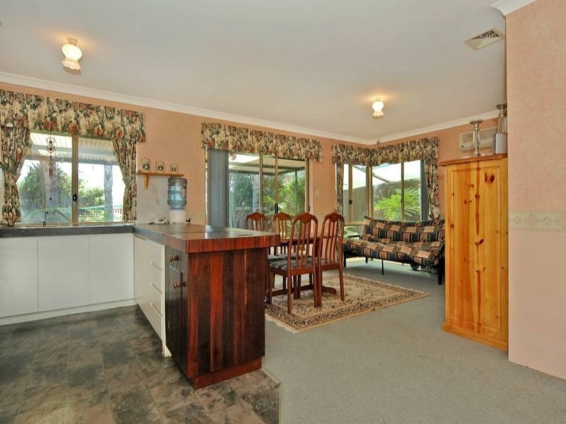 3 Oldenburg Pass, Stratton WA 6056