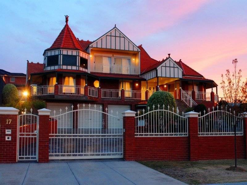 17 West Vista Place, Narre Warren North VIC 3804