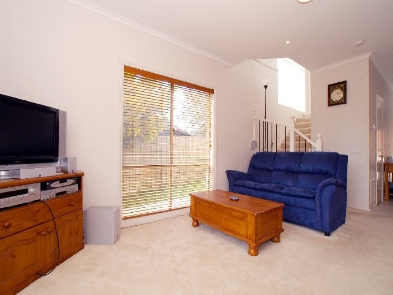 31 St Laurent Rise, Knoxfield VIC 3180