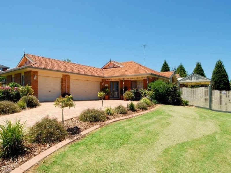 8 Moonlight Drive, Lysterfield VIC 3156