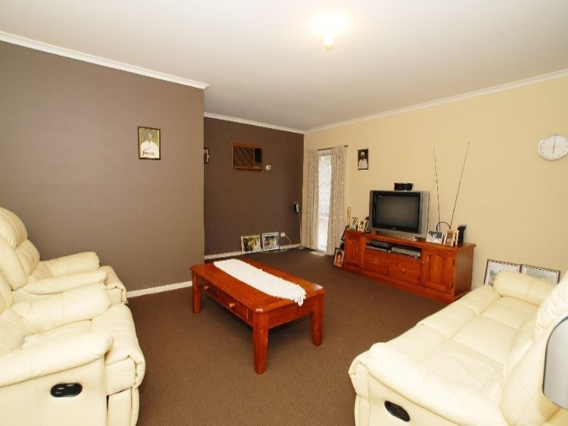 33 Cardinia Way, Rowville VIC 3178