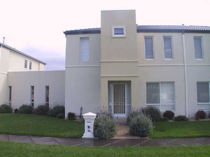 81 Sovereign Manors Cres, Rowville VIC 3178