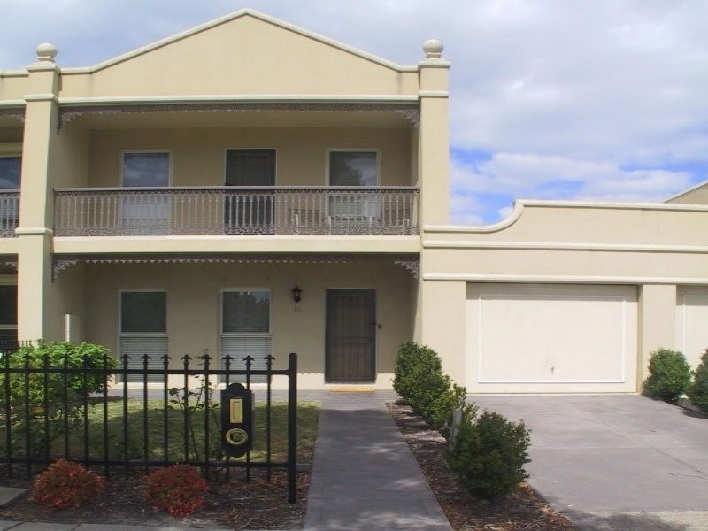 10 Victoria Knox Drive, Rowville VIC 3178