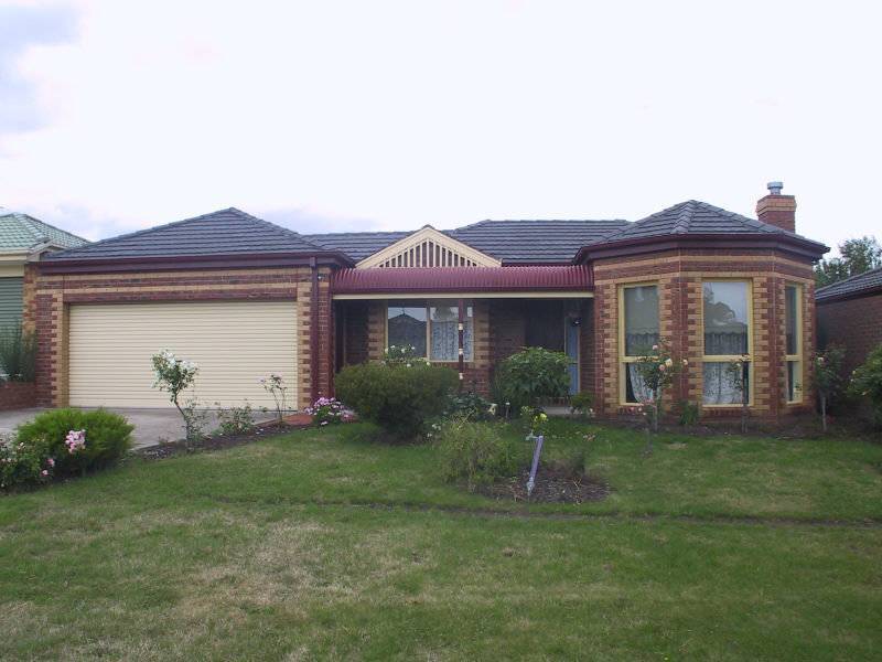 8 Samuel Close, Berwick VIC 3806