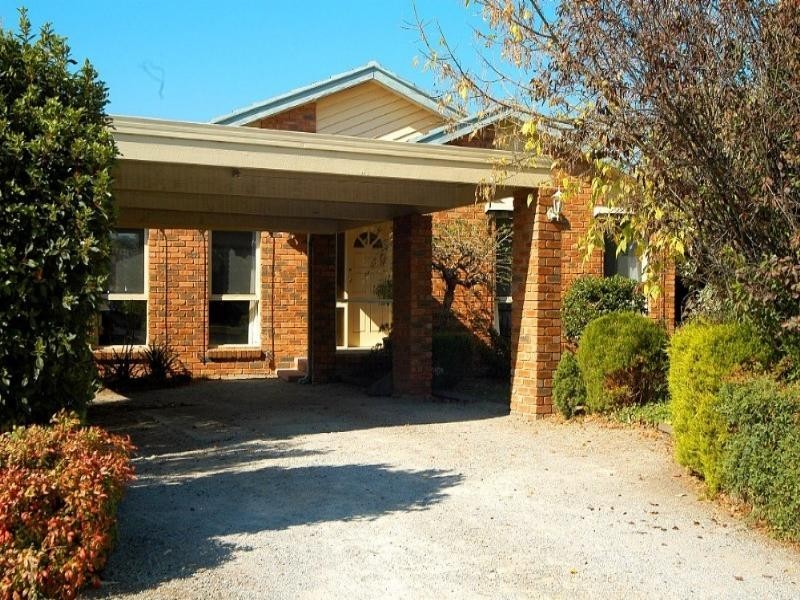 38 Bexsarm Crescent, Rowville VIC 3178