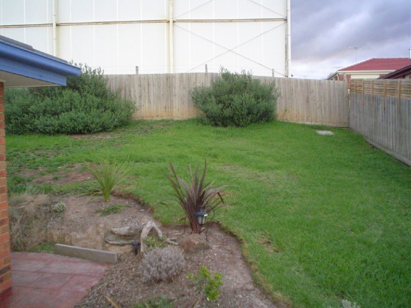 18 KATHRYN CLOSE, Pakenham VIC 3810