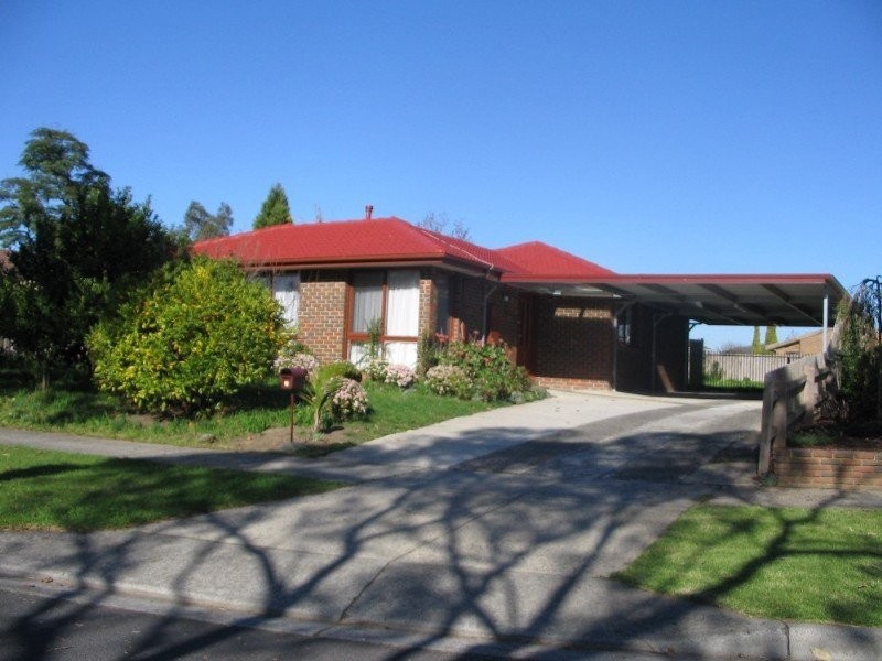 8 Snowgum Close, Rowville VIC 3178