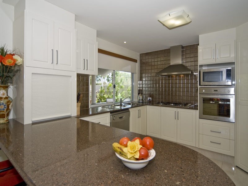 4 Torrevella Vista, Runaway Bay QLD 4216