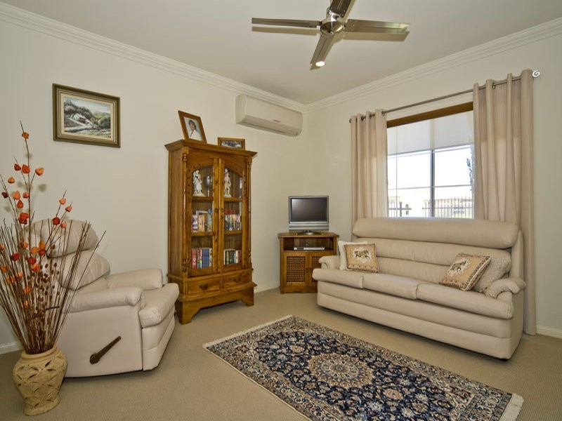 4 Torrevella Vista, Runaway Bay QLD 4216