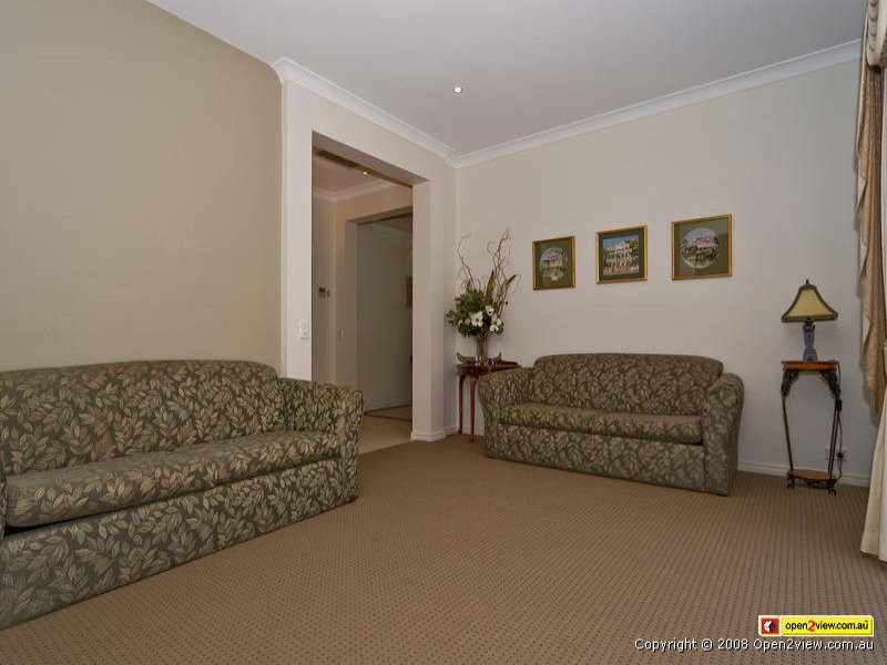 39 Highcrest Circuit, Molendinar QLD 4214