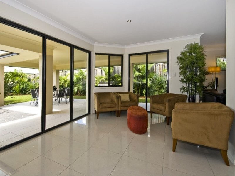 27 Mellum Circuit, Pacific Pines QLD 4211