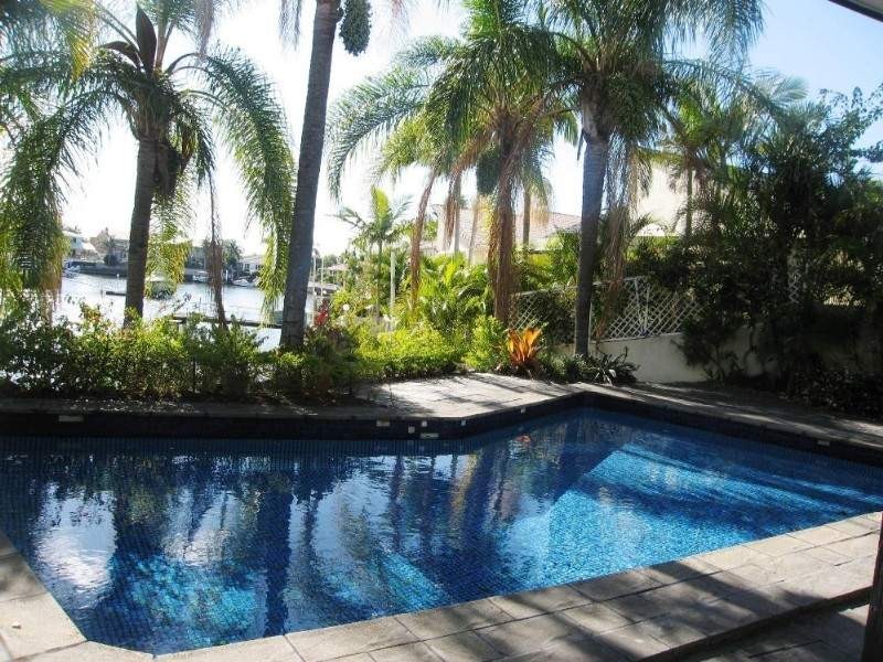 33 Sundance Way, Runaway Bay QLD 4216